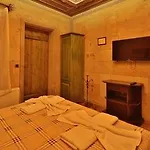 El Nazar And Cave Hotel